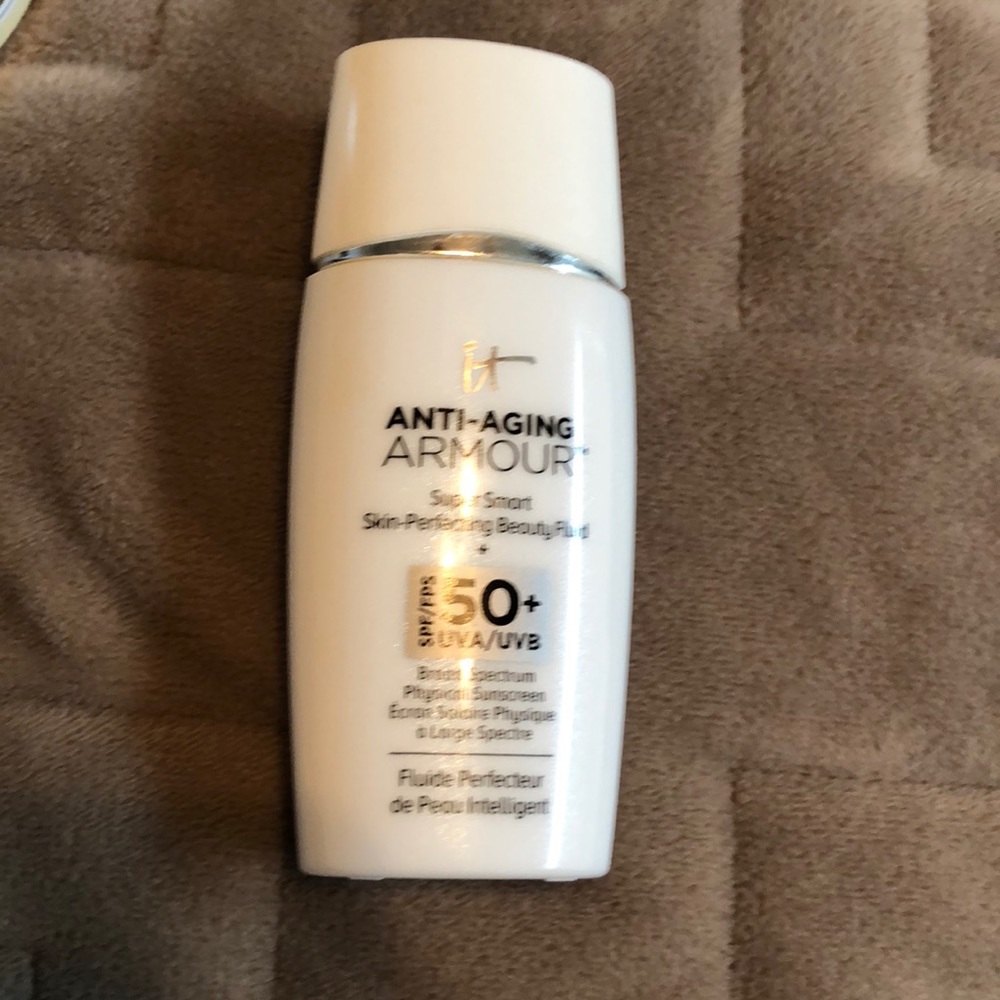 It cosmetics anti aging armour